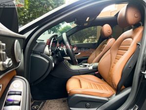 Xe Mercedes Benz C300 AMG 2021
