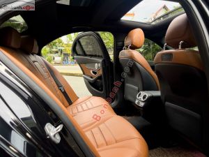 Xe Mercedes Benz C300 AMG 2021