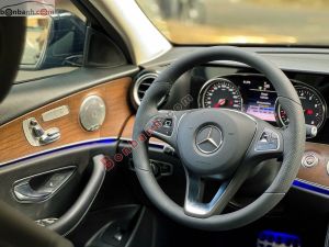 Xe Mercedes Benz E200 2018
