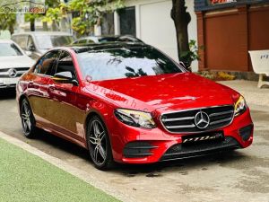 Xe Mercedes Benz E300 AMG 2020